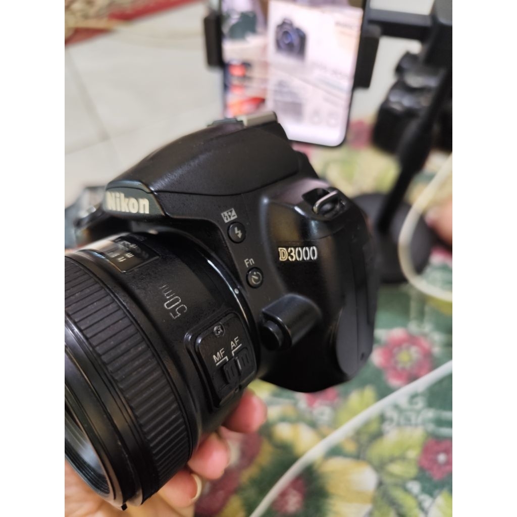 NIKON D3000 LENSA 50MM YN