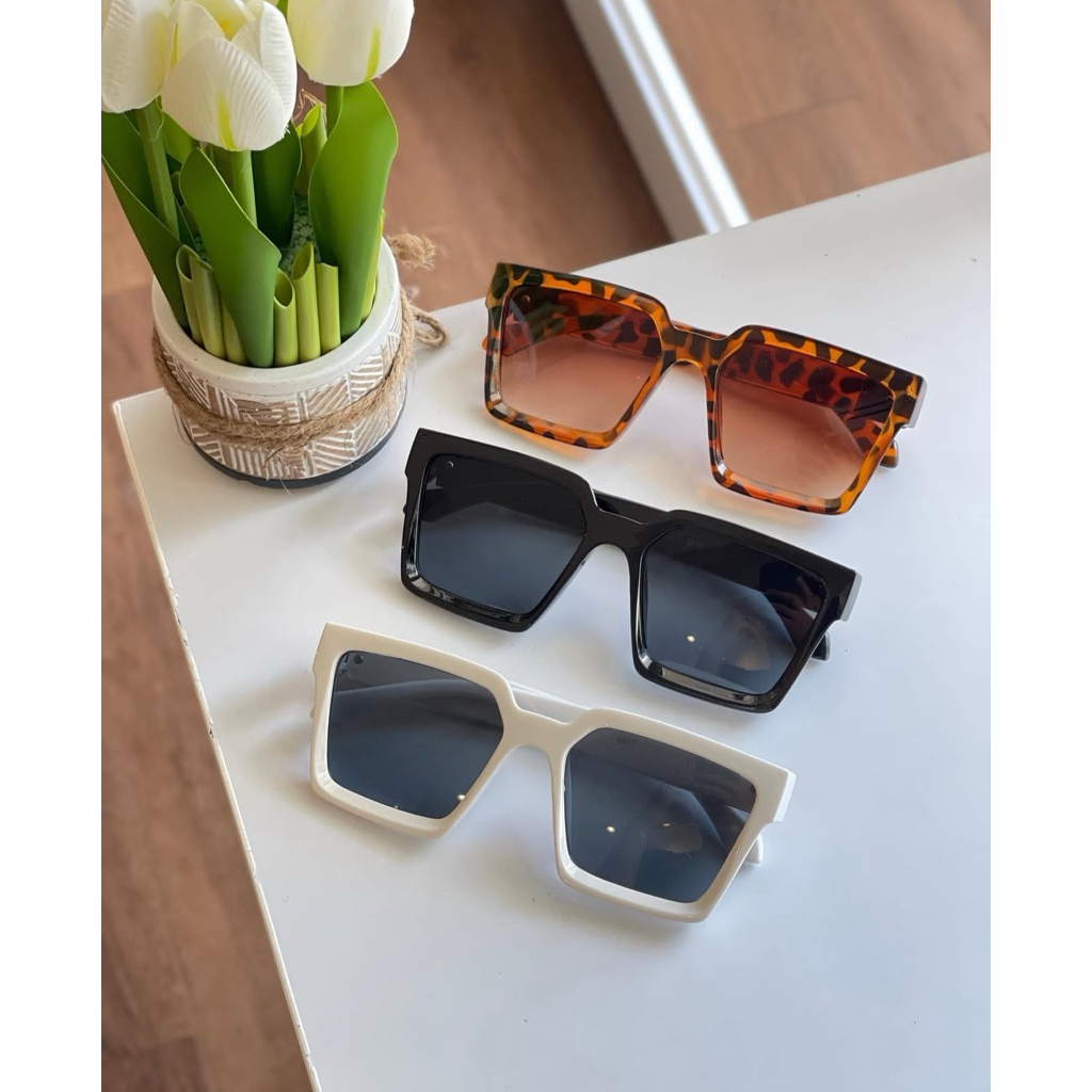 KACAMATA HITAM // KACAMATA// KACAMATA HITAM GAYA // KACAMATA WANITA // KACAMATA ANTIRADIASI // KACAM