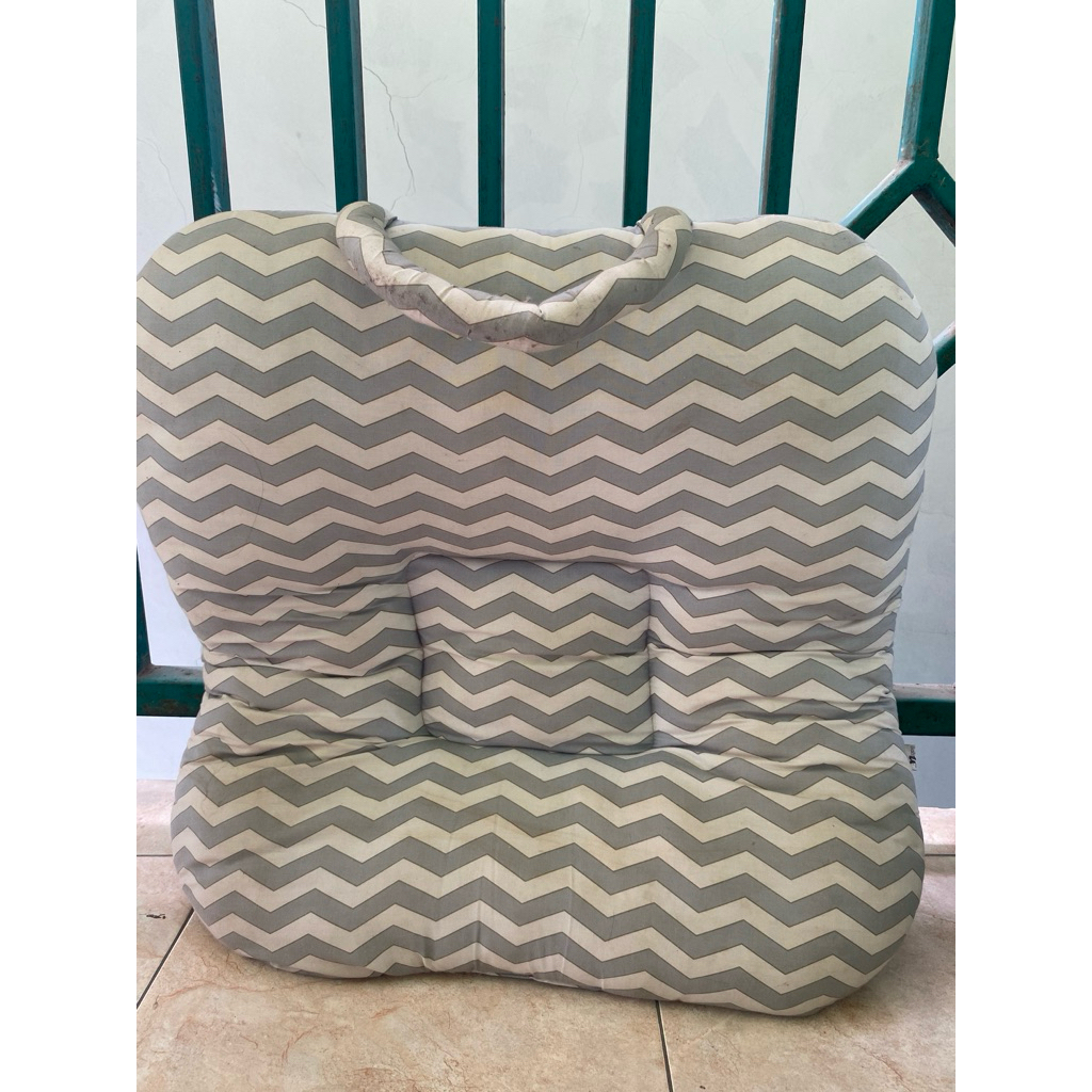 preloved bantal sofa bayi