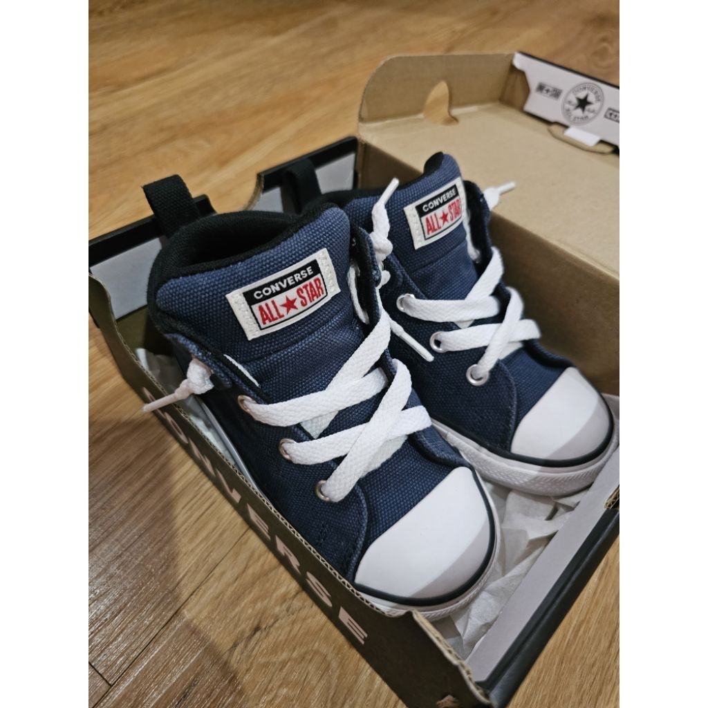 preloved super like new sepatu converse infant UK 8 / USA 24 / sepatu anak converse