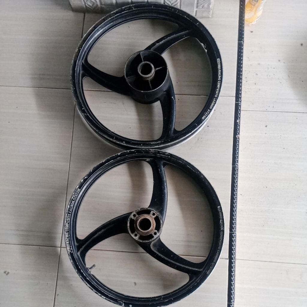 pelek velg depan belakang Yamaha F1Zr PNP Jupiter Vega lama copotan motor