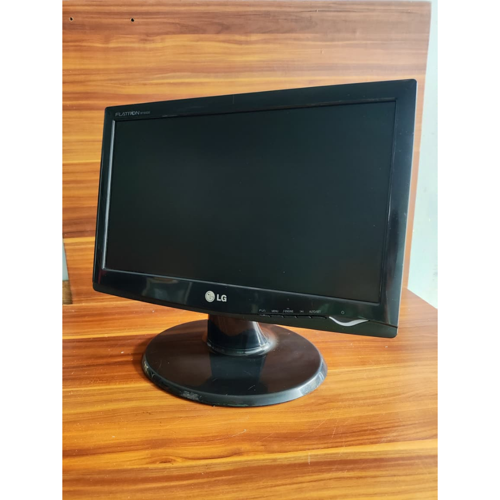 Monitor LED 16 Inch Mulus –  merk Random No Minus