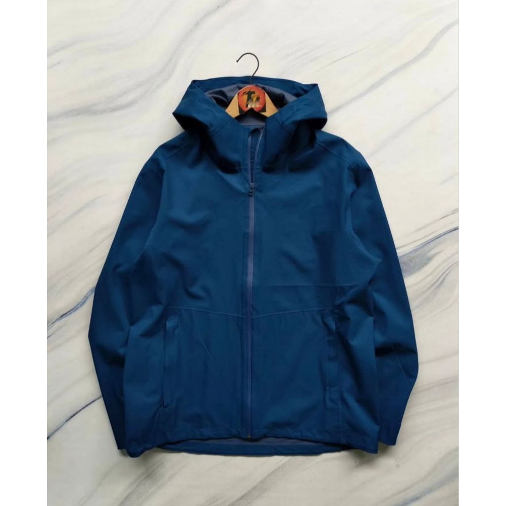 UNIQLO BLOCKTECH UKURAN XL NO MINUS