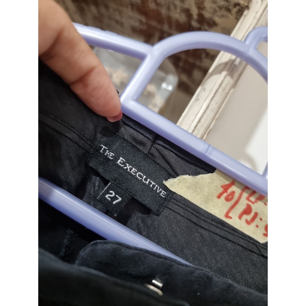CELANA PANJANG EXECUTIVE SIZE 27 HITAM PEKAT PL