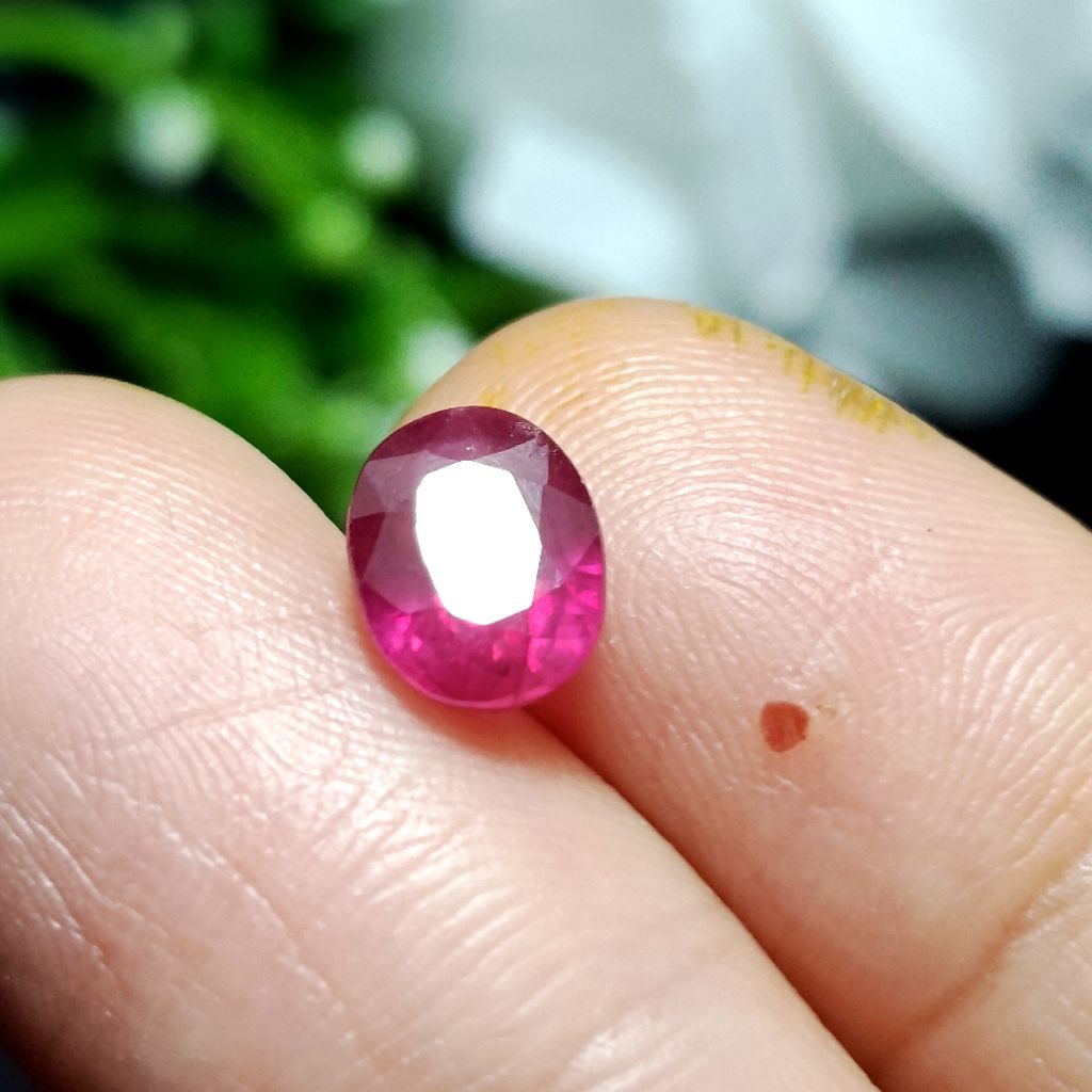 Batu Permata Natural Red Ruby Cutting Oval - Merah Rubi Asli