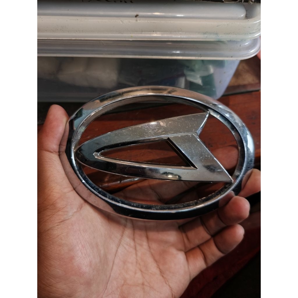 Logo emblem DAIHATSU XENIA