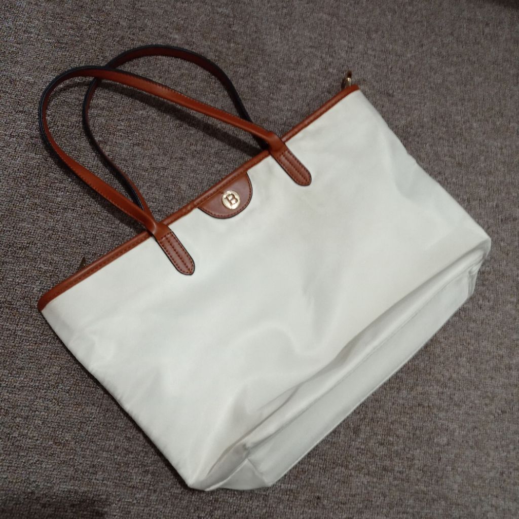 Preloved Tas Bostanten Shoulder Bag Wanita Original