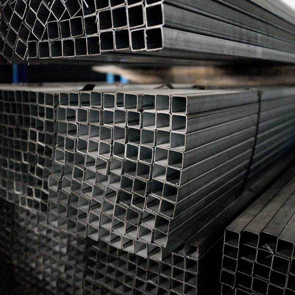 Besi galvanis holo 1,5cm  x 1,5 cm tebal 1,1mm untuk ukuran besi hollow custom