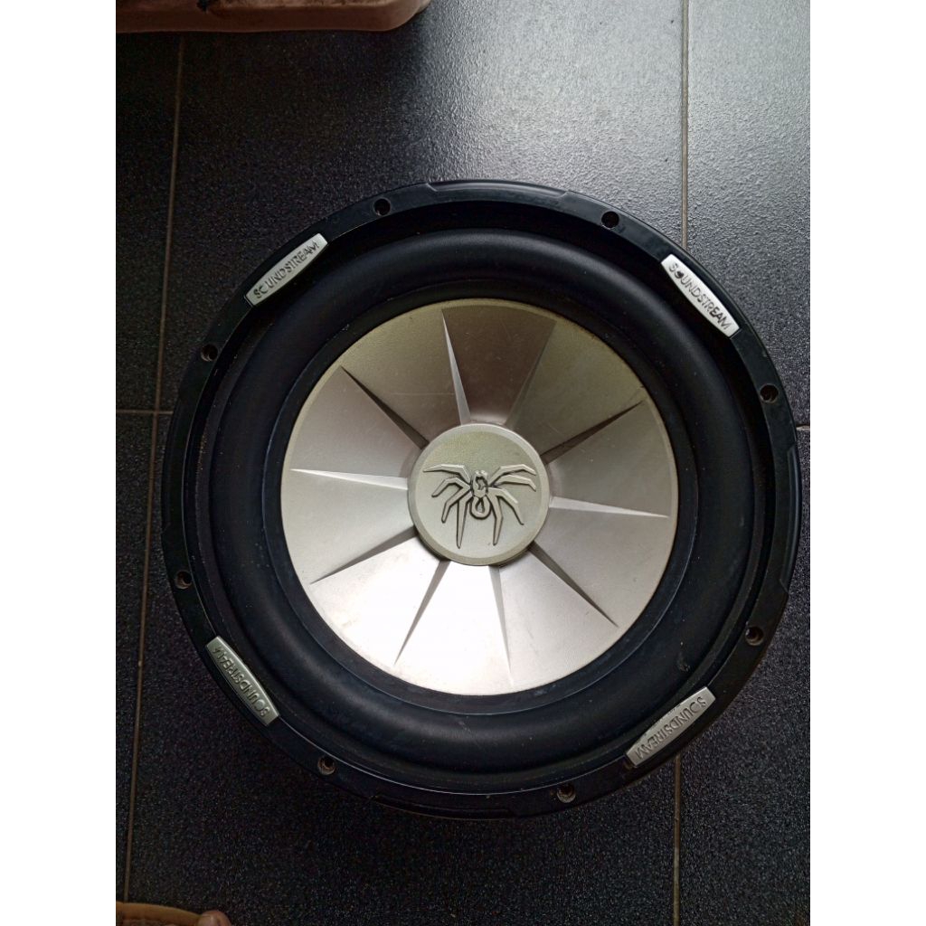 Subwoofer SOUNDSTREAM seri PXW-12