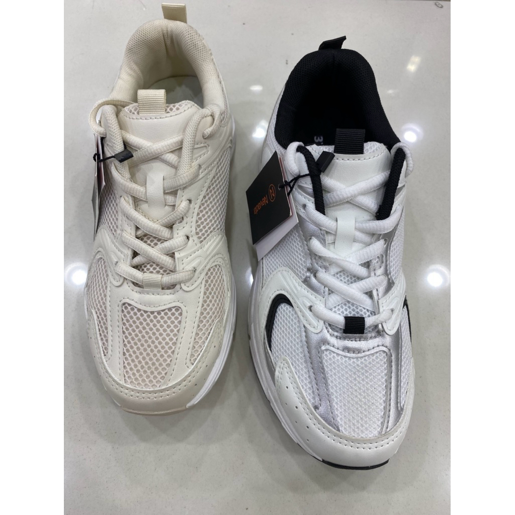 Sepatu sneakers wanita Nevada