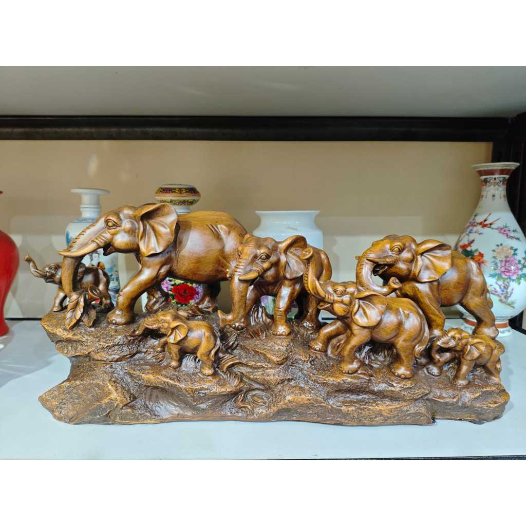 Patung Gajah berbaris March of the Elephants Warna Kayu