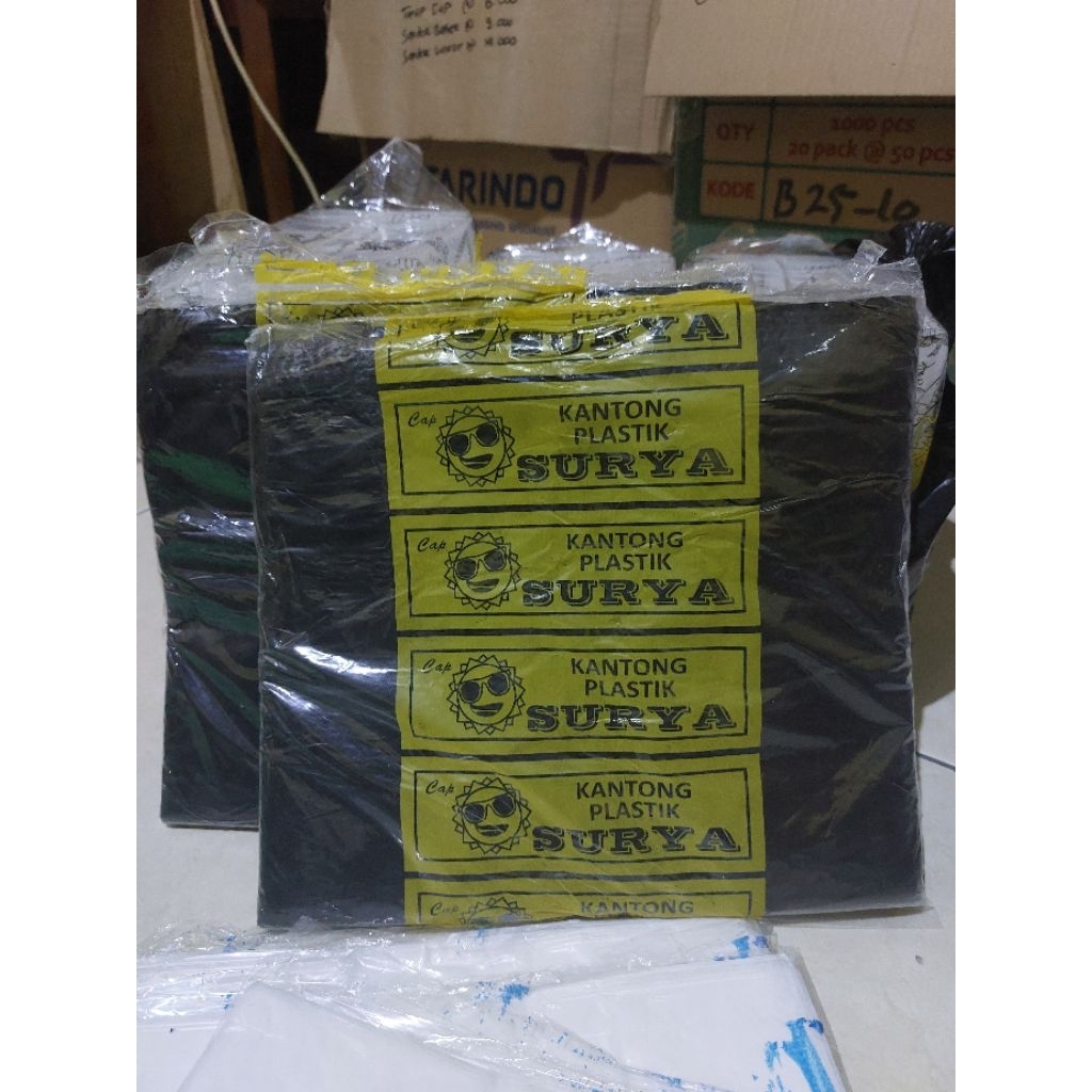 KANTONG PLASTIK SURYA HITAM BESAR 48 / KANTONG KRESEK TEBAL HITAM