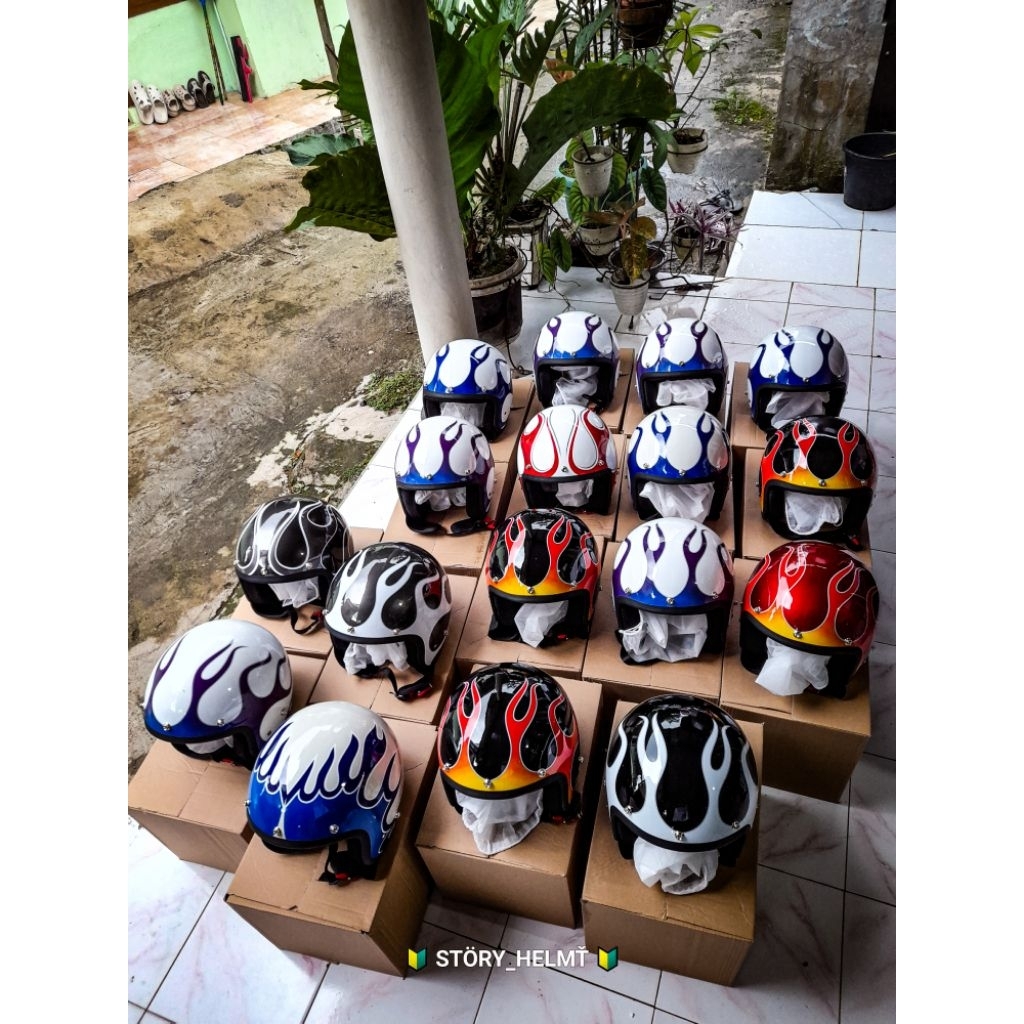 Helm Bogo Retro Api CGR