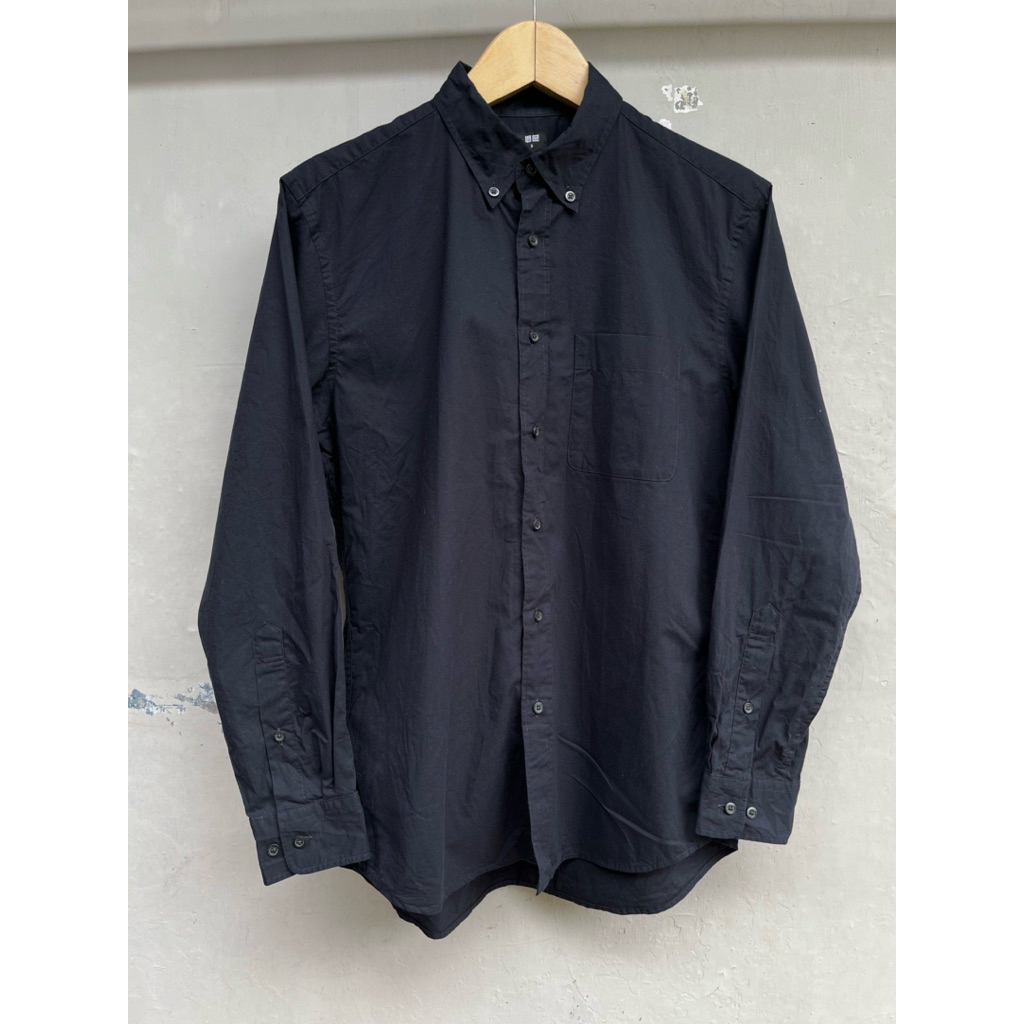 Kemeja Basic Uniqlo hitam Black Shirt