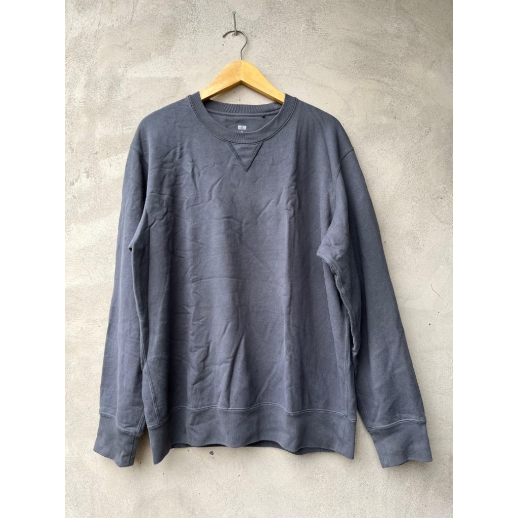 Uniqlo crewneck XL