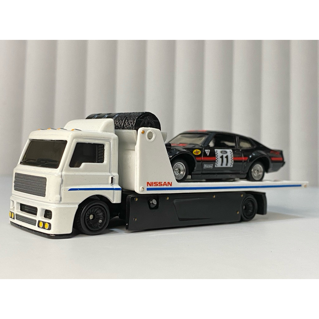 Hotwheels Hot Wheels Premium Loose Fleet Street Diorama Set Nissan