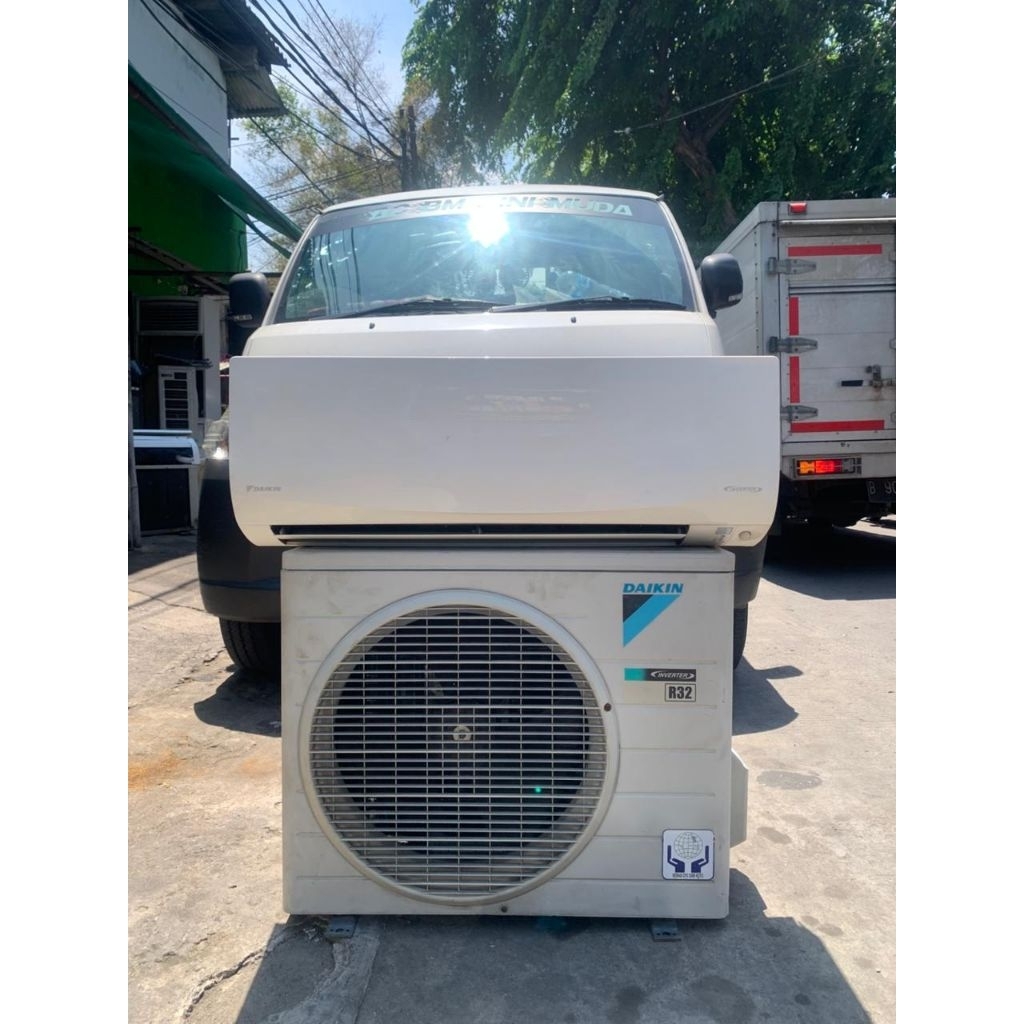 AC Daikin Inverter 1 PK R 32 SECOND + pasang (free ongkir se-jabotabek)