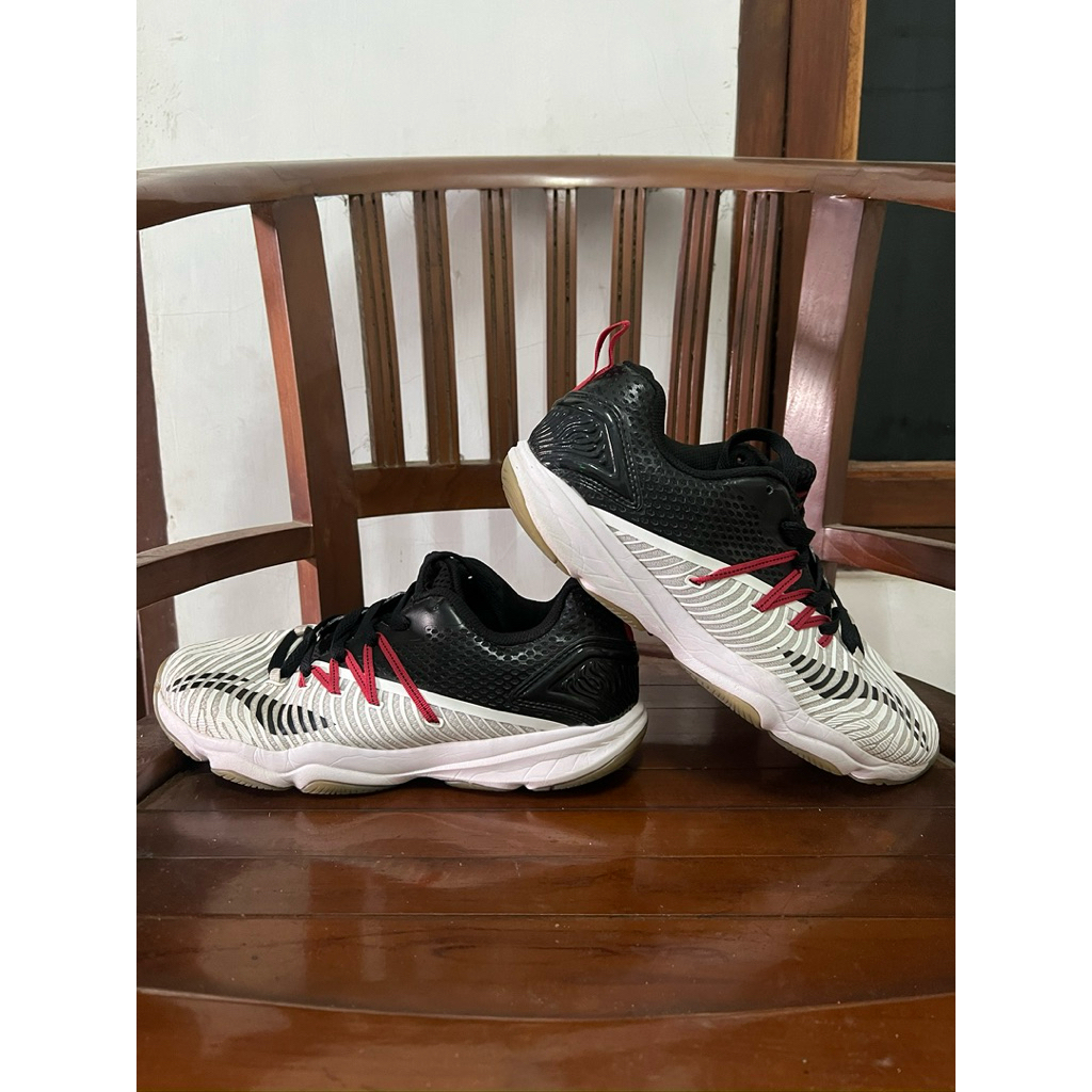 Li-Ning AYTP015-2 Ranger (size 41 2/3)