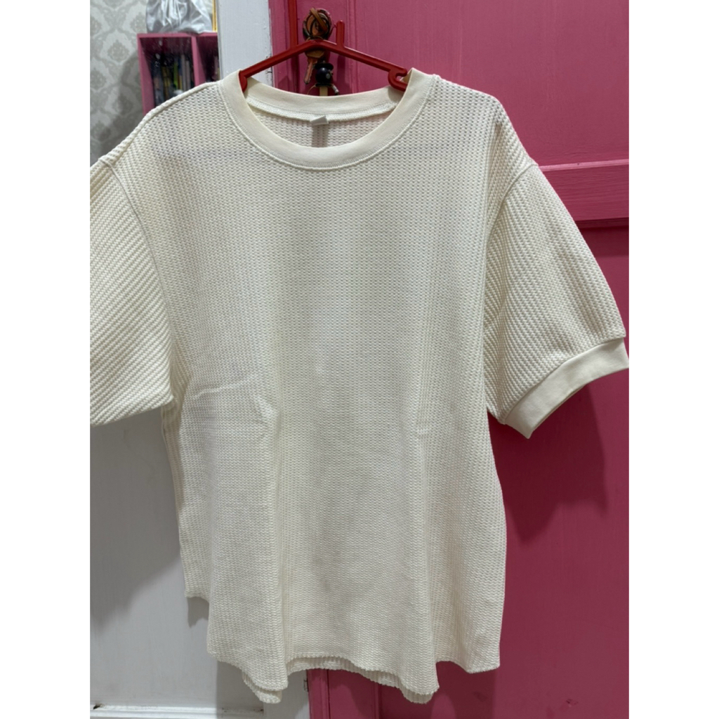 Kaos Uniqlo Putih (preloved)
