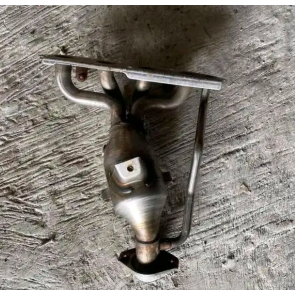 katalis converter manifold exhaust mitsubishi xpander livina original