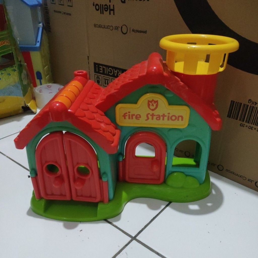 preloved mainan anak elc happyland fire station