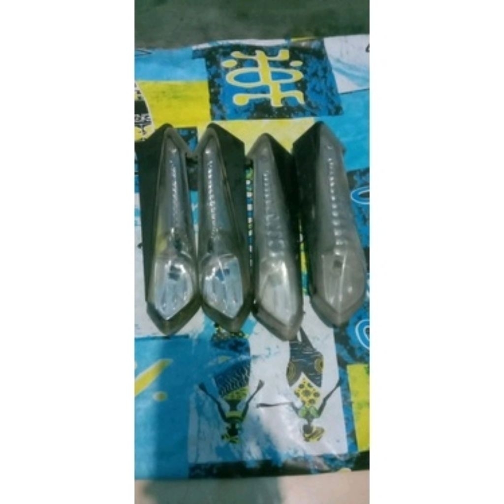 Reflektor lampu sen depan vario techno 110 karbu / lampu sen riting depan original copotan