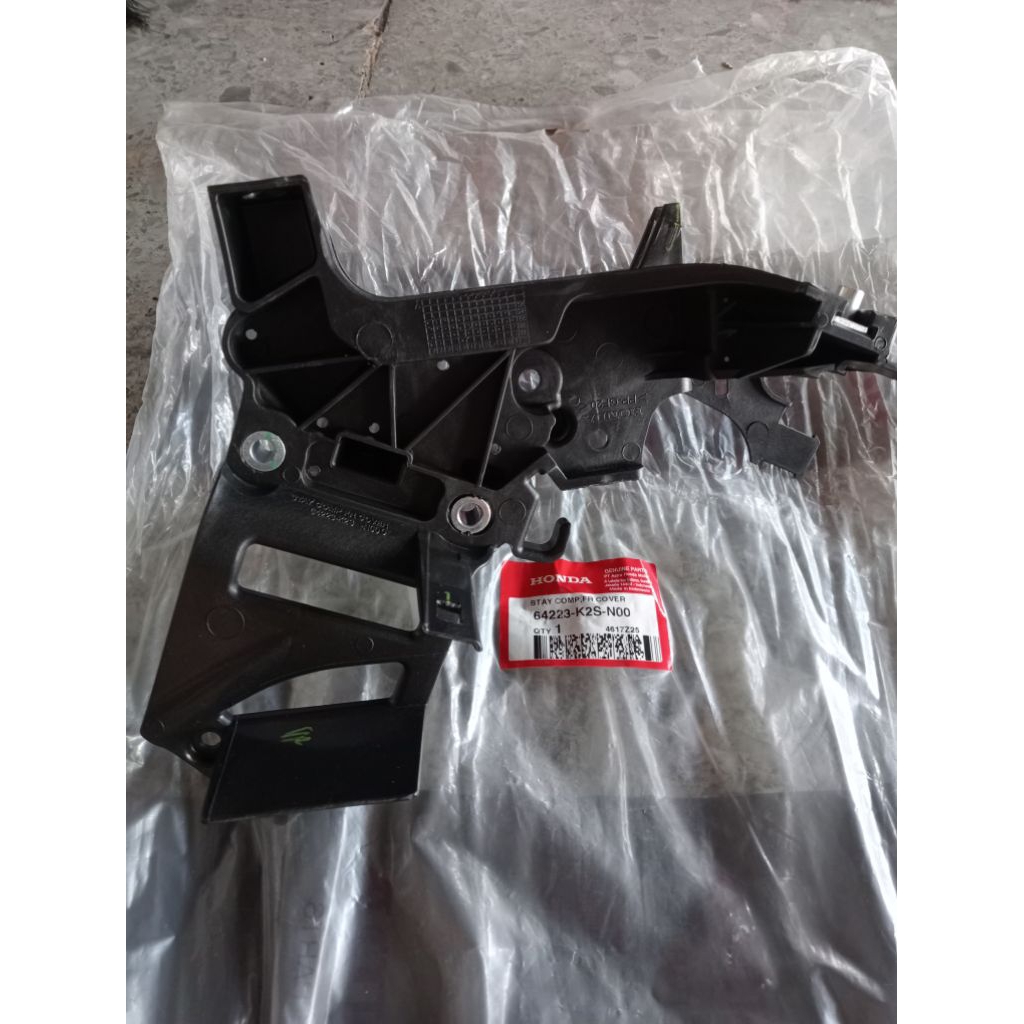 Dudukan Lampu Vario160 64223-K2S-N00