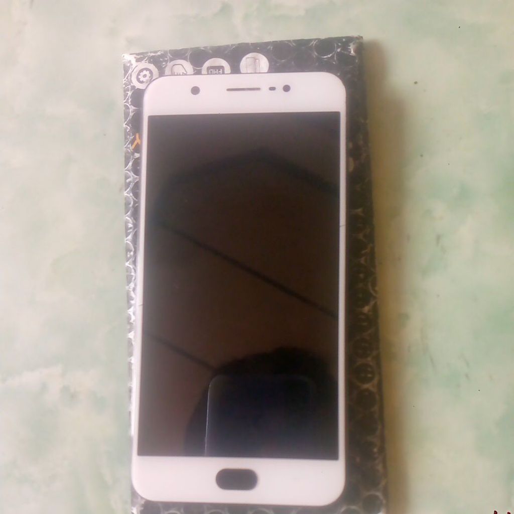 lcd Vivo y69 retak sehelai normal