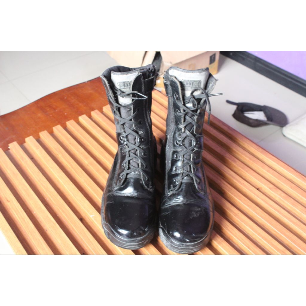 Sepatu Boot high Tactical"511"upper  kombinasi outsole kokoh. size 46 insole 305. minus pemakaian.