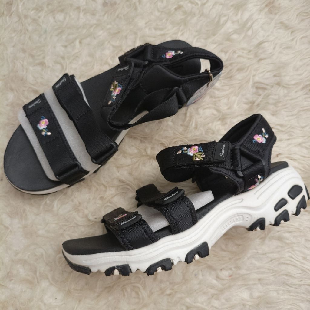 Sepatu sandal platform slip on Skechers size 37 d'lites with air cooled memory foam