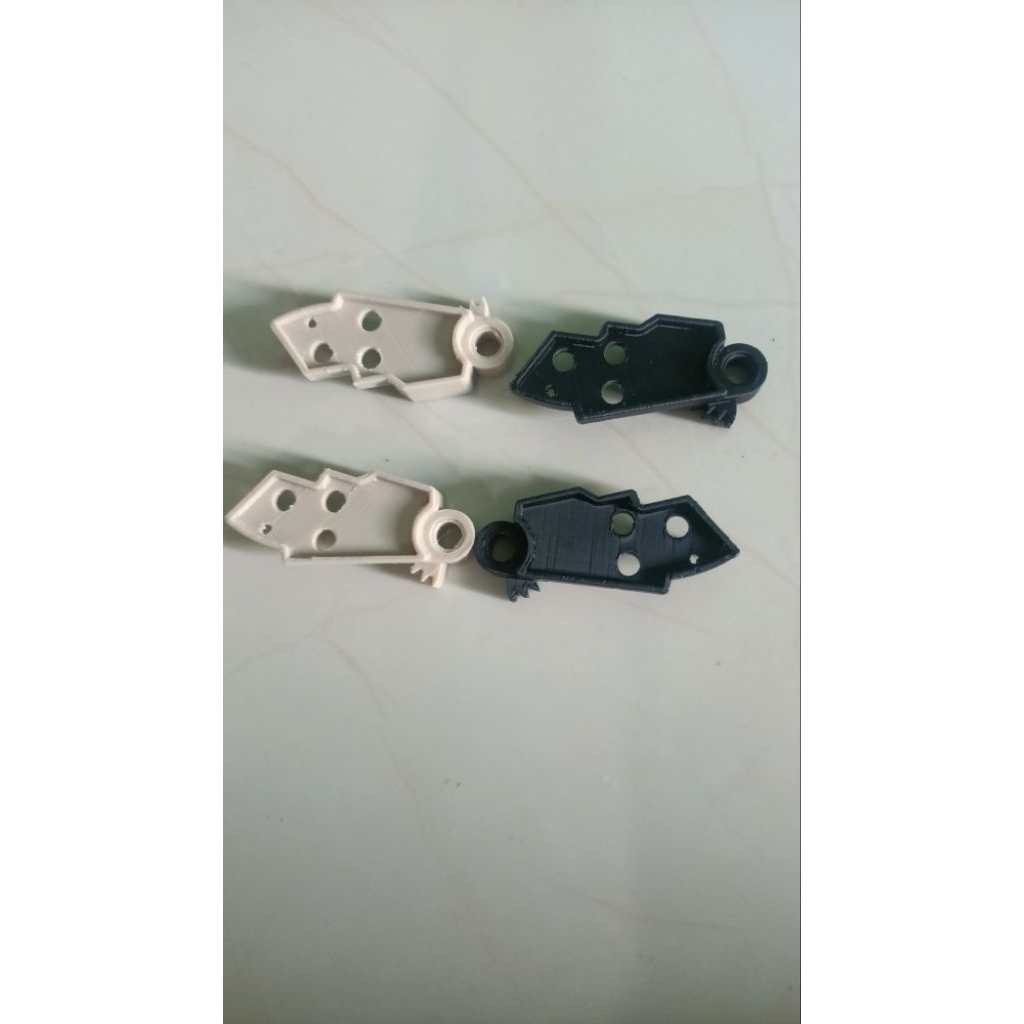 Breket Engsel Laci dashboard Innova 2005-2015