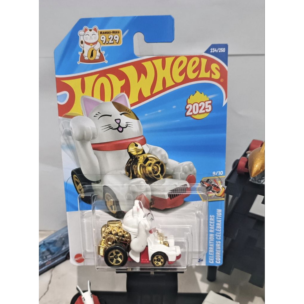 HOTWHEELS FELINE LUCKY