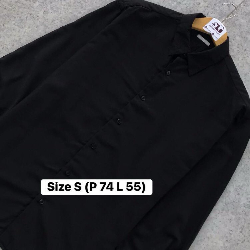 Kemeja Hitam GU Uniqlo
