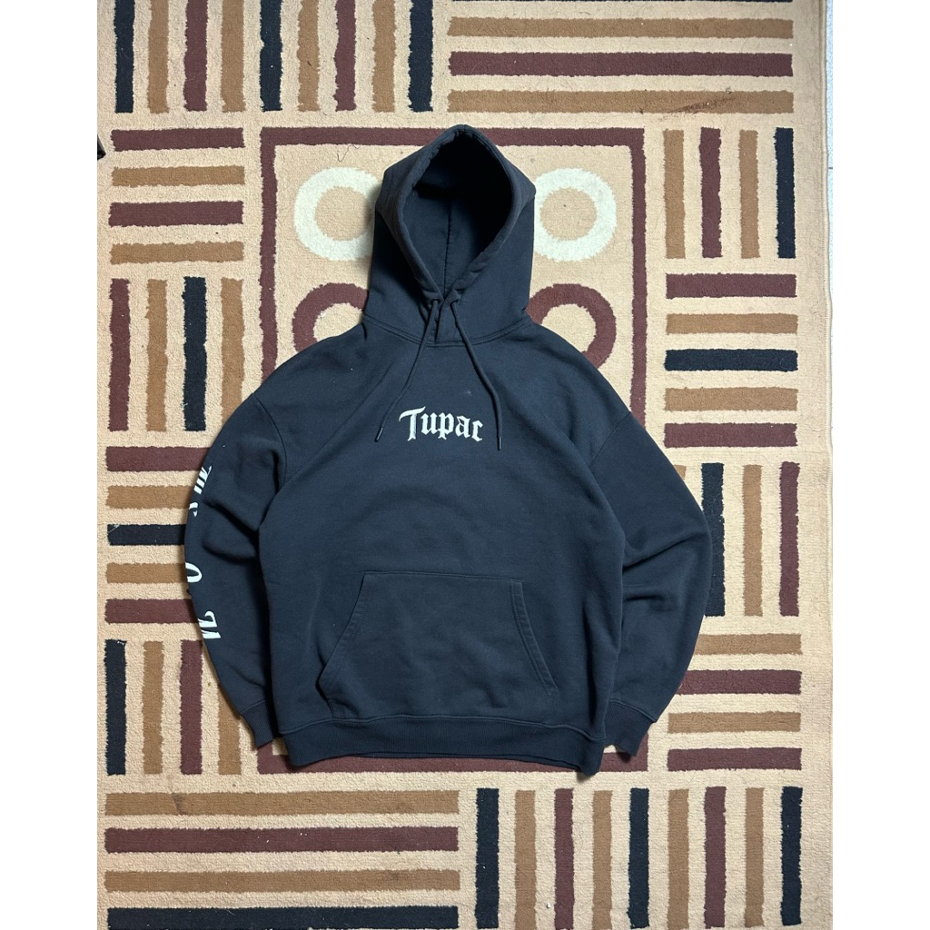 PULL AND BEAR TUPAC HOODIE SIZE M-L
