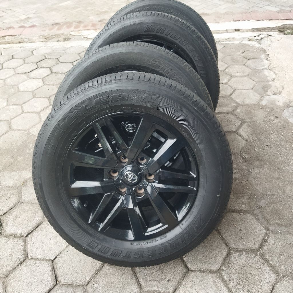Pelek fortuner vrz R18 pcd 6x139 + ban. satuan