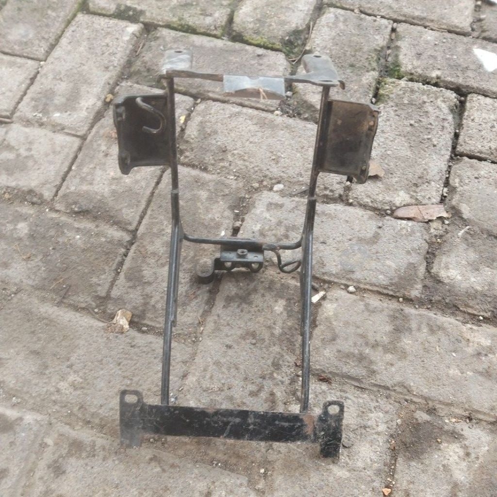 bracket dudukan lampu depan Vixion old lampu bulat bekas original