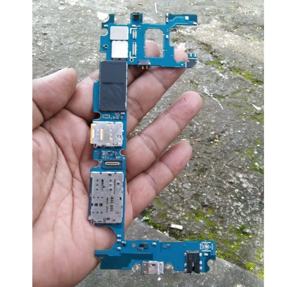 Mesin Samsung J6 plus hidup (deskripsi)