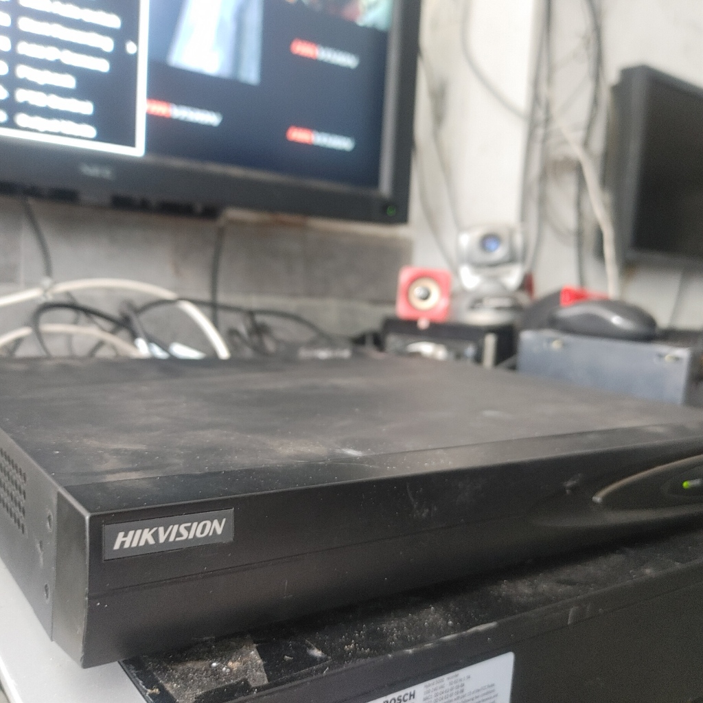 NVR 8 CHANNEL HIKVISION DS-7608NI-E2