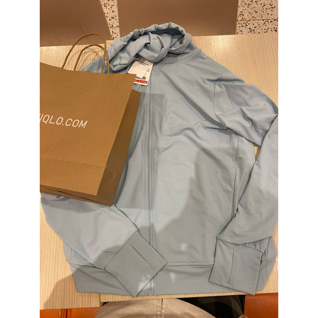 jaket uniqlo airism new babyblue