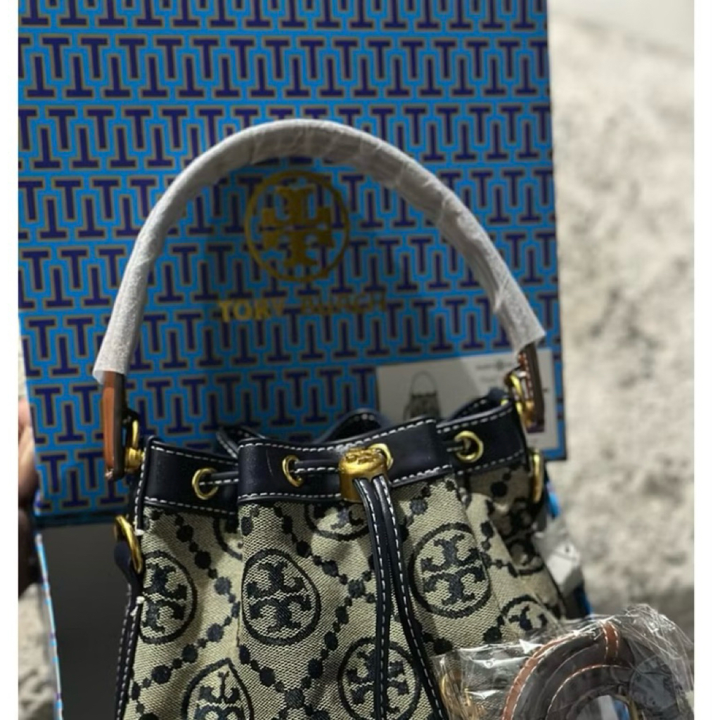 TAS BUCKET TORRY BURCH