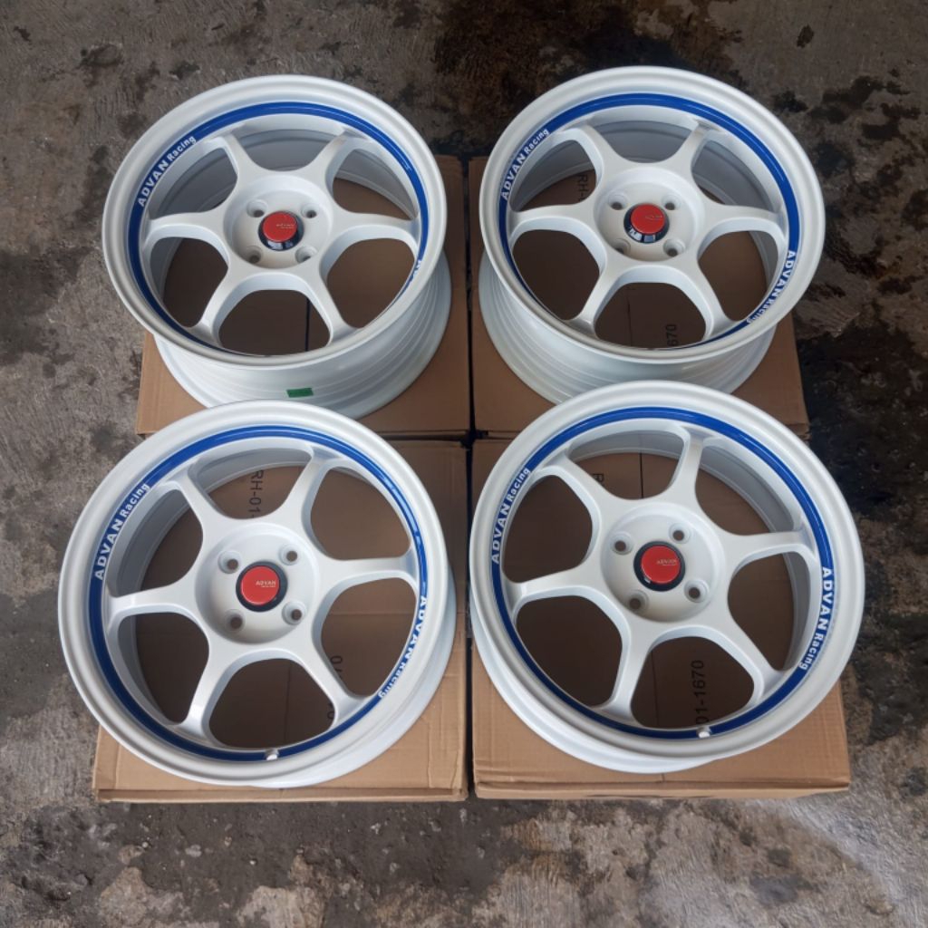 Velg Advan Racing R16
