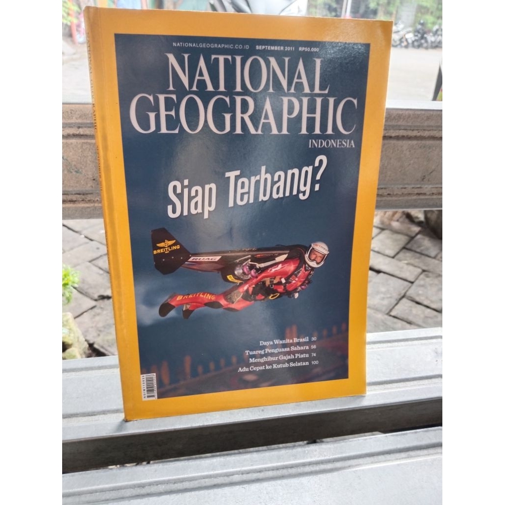 majalah bekas NATIONAL GEOGRAPHIC " SIAP TERBANG "