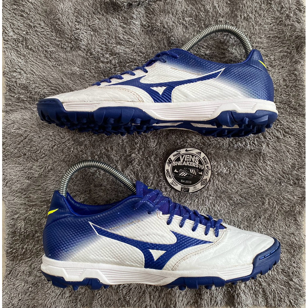 Sepatu Mizuno Rebula Turf