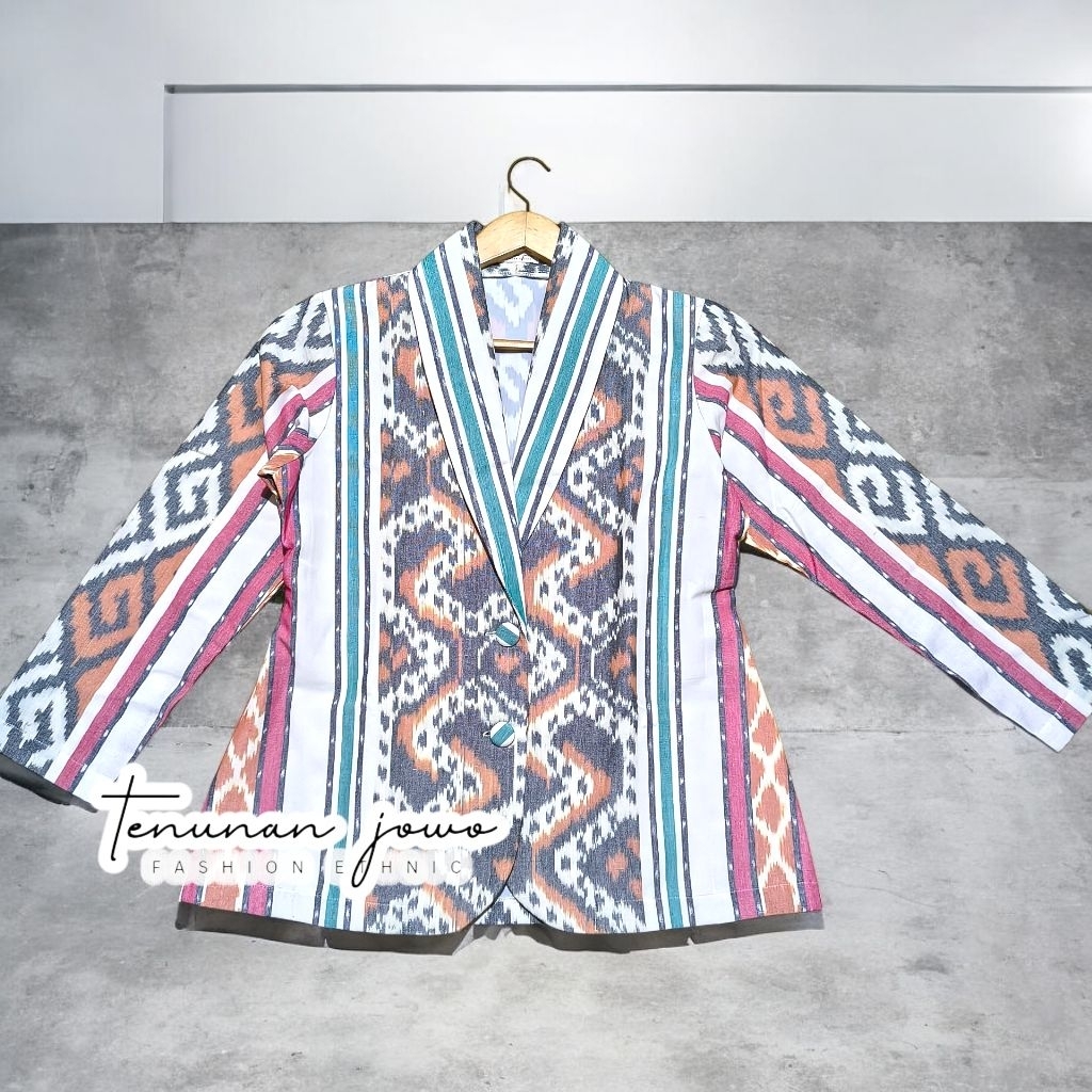 Blazer Tenun Wanita Kantor Jas Etnik Blazer Kerja Tenun Jepara Warna Soft Motif Unik