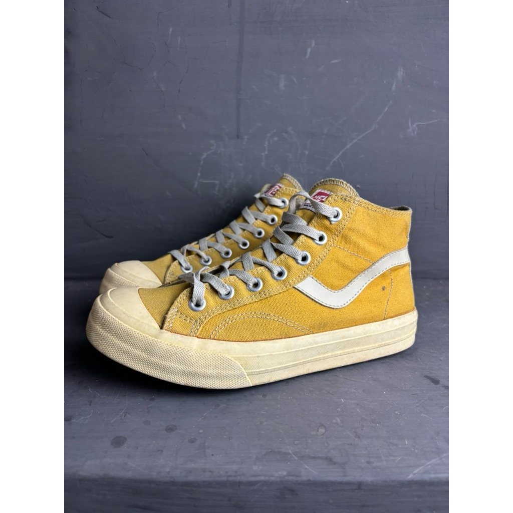 VENTELA PUBLIC HIGH YELLOW SIZE 40 ( BEKAS )