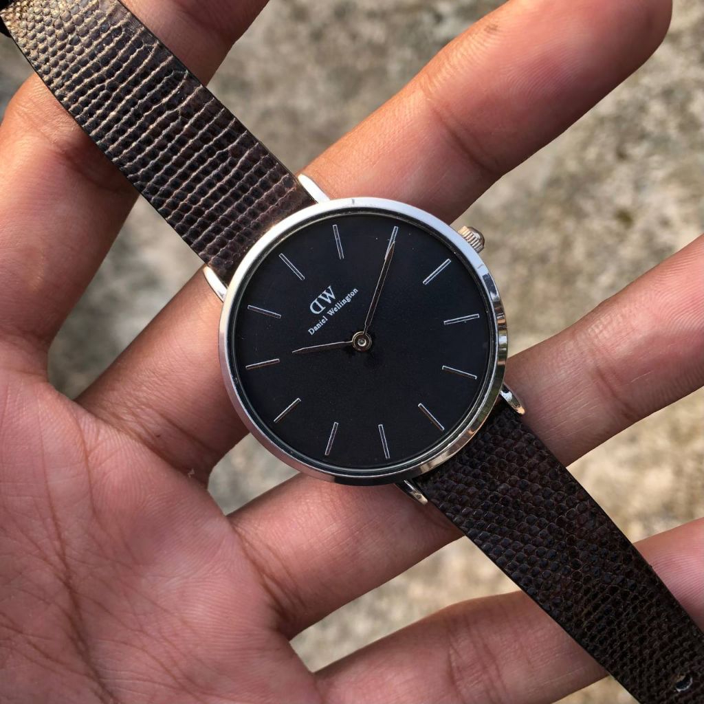 DANIEL WELLINGTON BLACK DIAL WITH STRAP LIZARD ORIGINAL