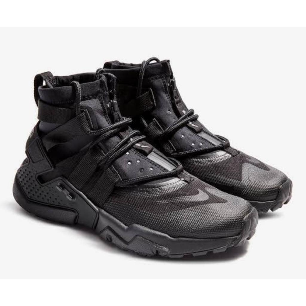 Sepatu // Air Huarache Ultra Gripp - Black