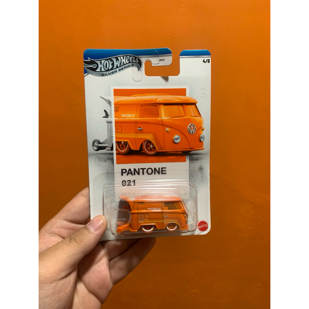 Hotwheels Pantone 021 VW Cool Combi Jeruk