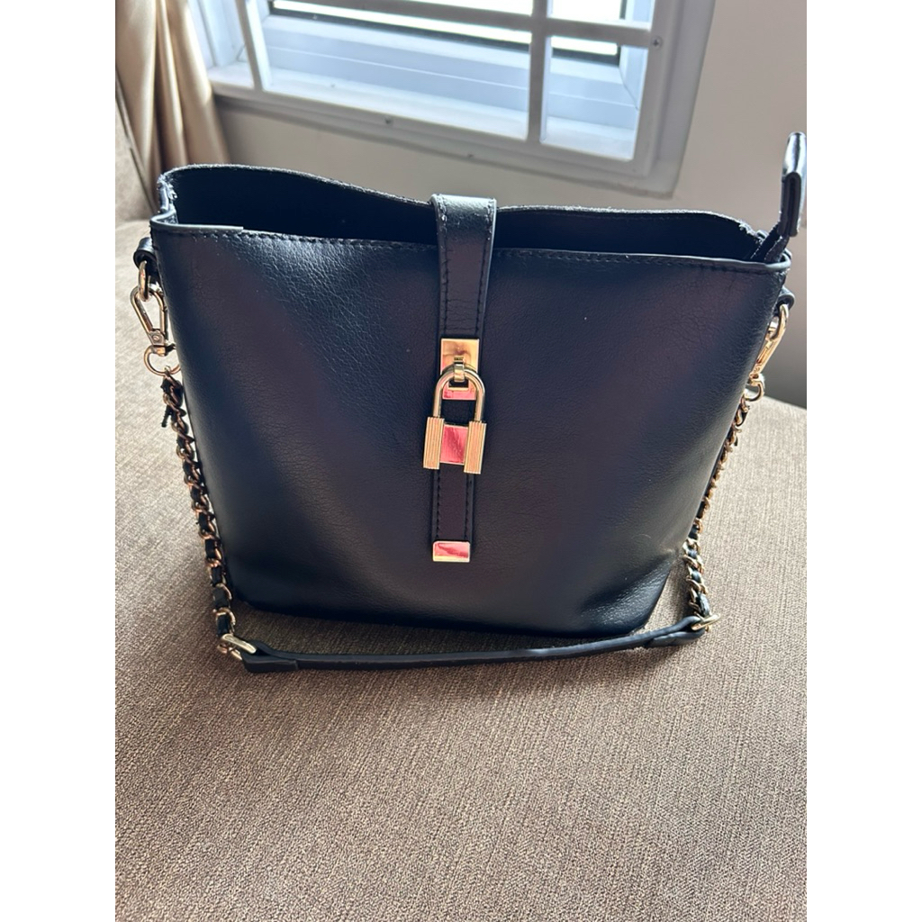 DS - PRELOVED Tas Wanita Elizabeth Black