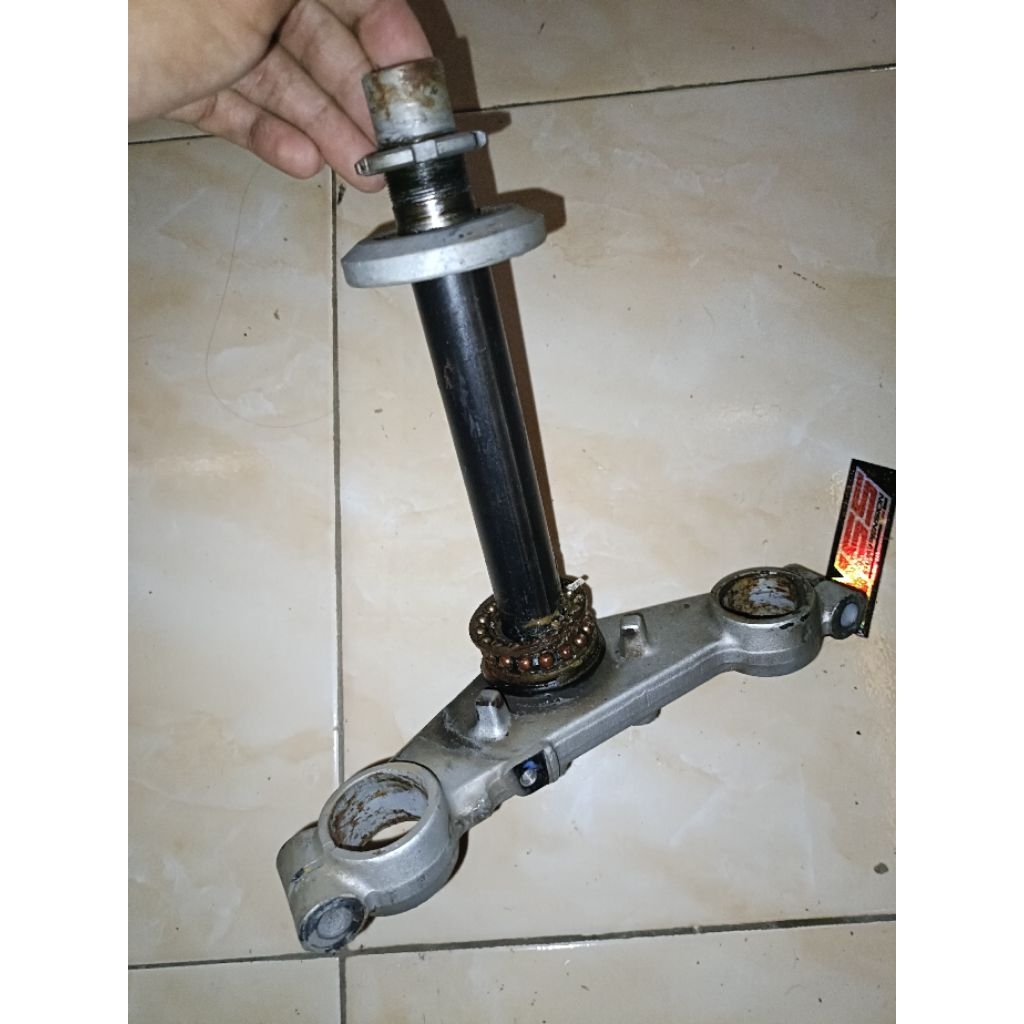 T Bawah VIXION original